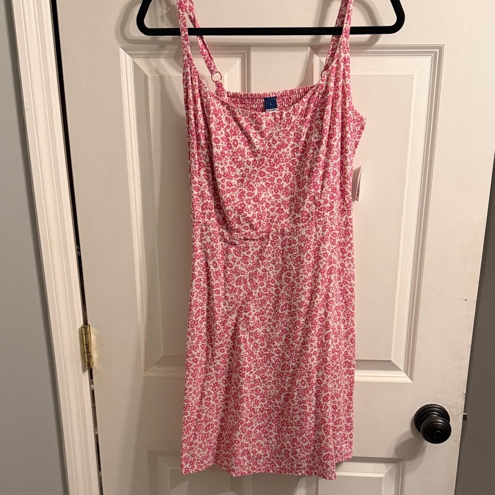 Old Navy women’s size large new with tags Pink Floral Spaghetti-Strap Dress